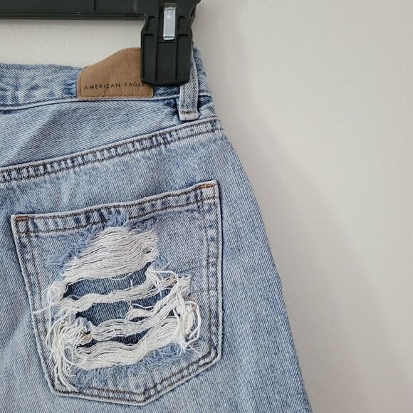 American Eagle Mom Jeans Cut Off Shorts Distressed Light Wash 00 Regular - Picture 4 of 8